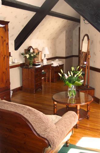 St Mary'S Hotel Golf & Country Club Pencoed Extérieur photo