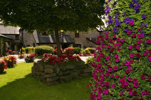St Mary'S Hotel Golf & Country Club Pencoed Extérieur photo