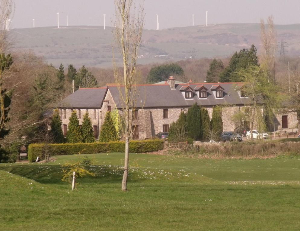 St Mary'S Hotel Golf & Country Club Pencoed Extérieur photo