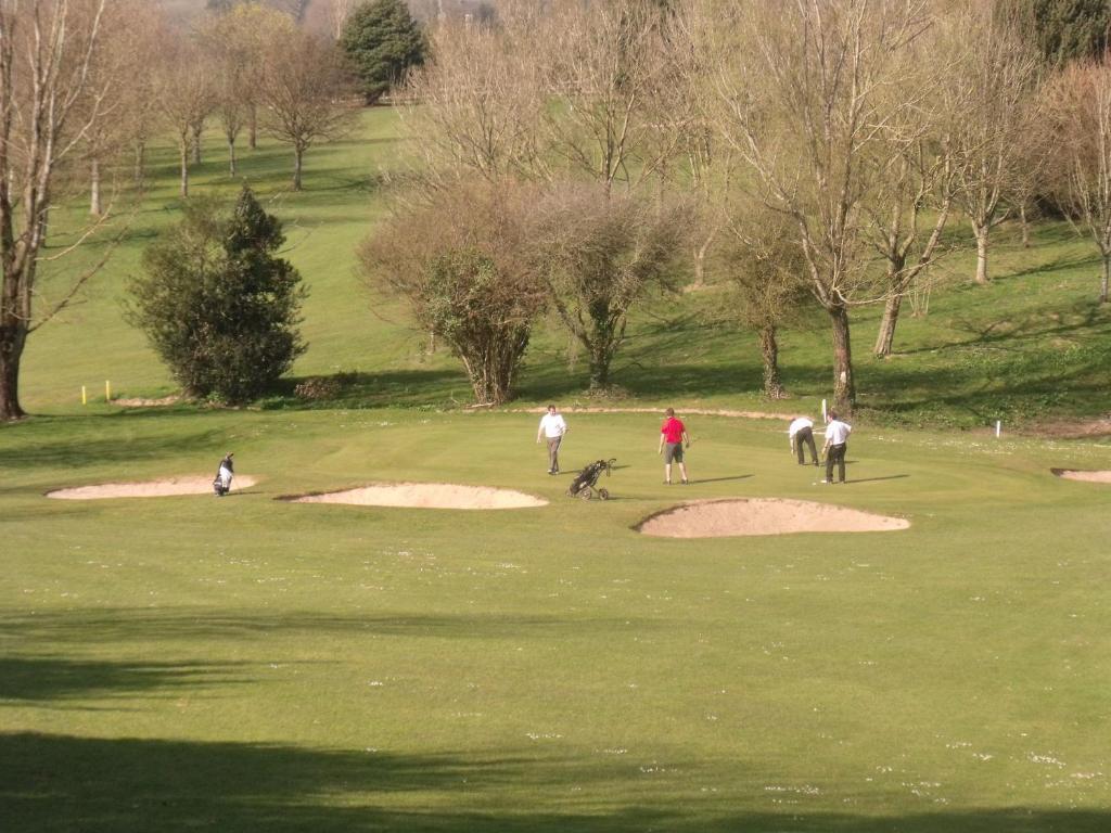 St Mary'S Hotel Golf & Country Club Pencoed Extérieur photo