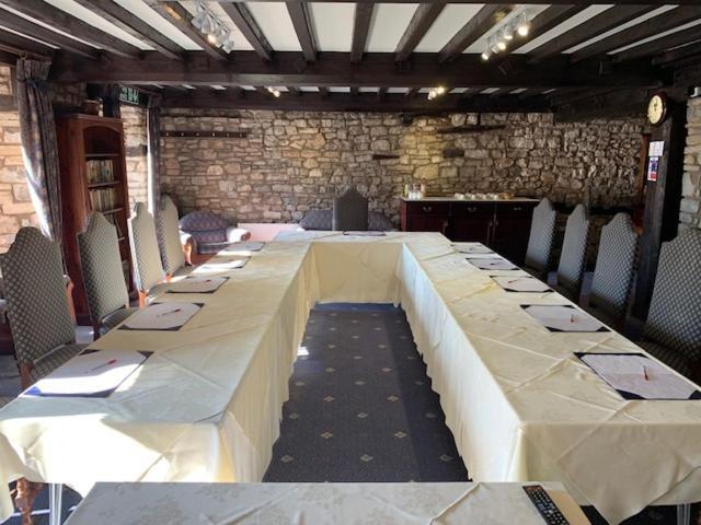 St Mary'S Hotel Golf & Country Club Pencoed Extérieur photo