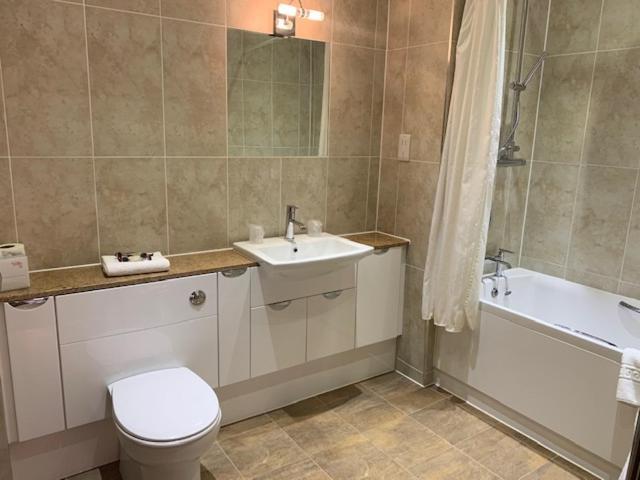St Mary'S Hotel Golf & Country Club Pencoed Extérieur photo
