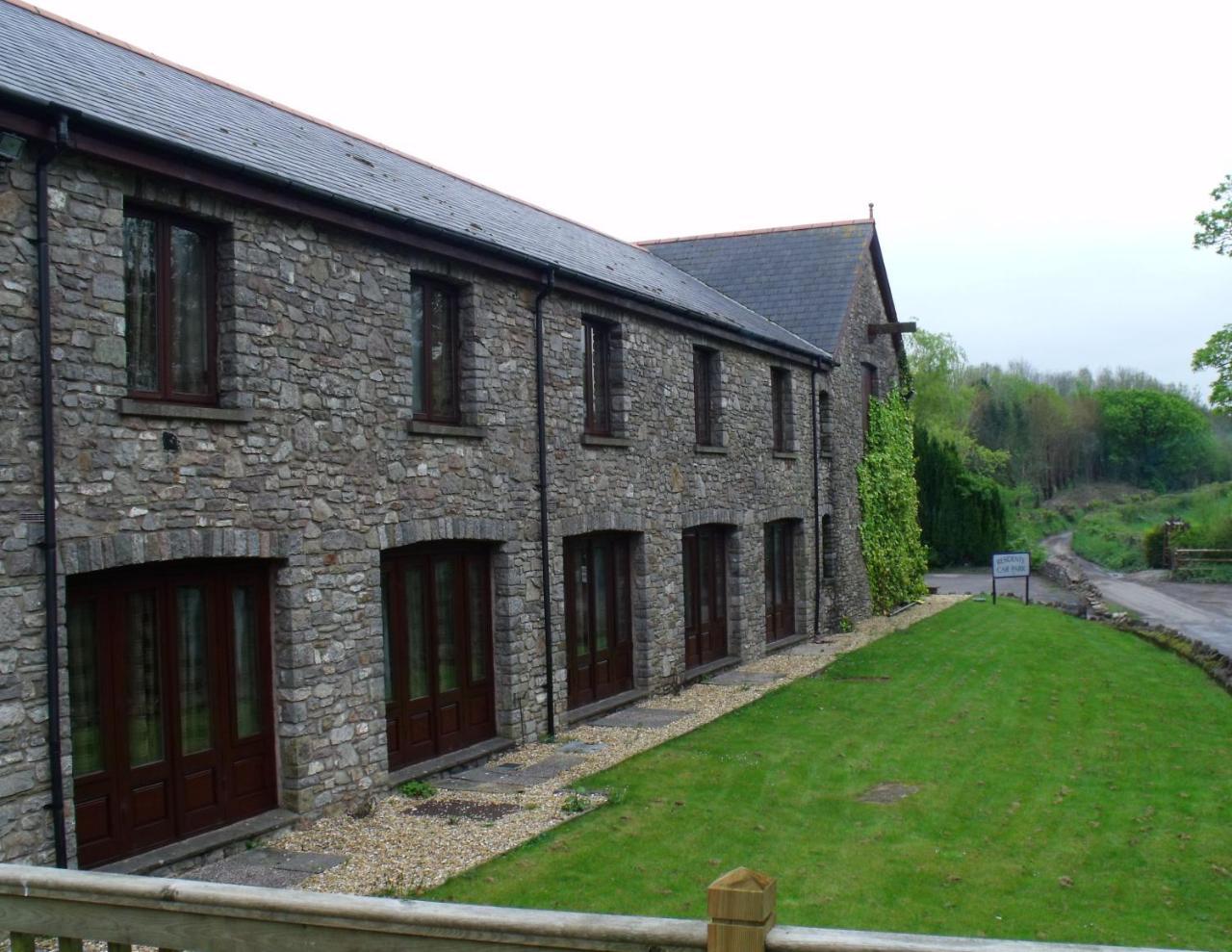 St Mary'S Hotel Golf & Country Club Pencoed Extérieur photo